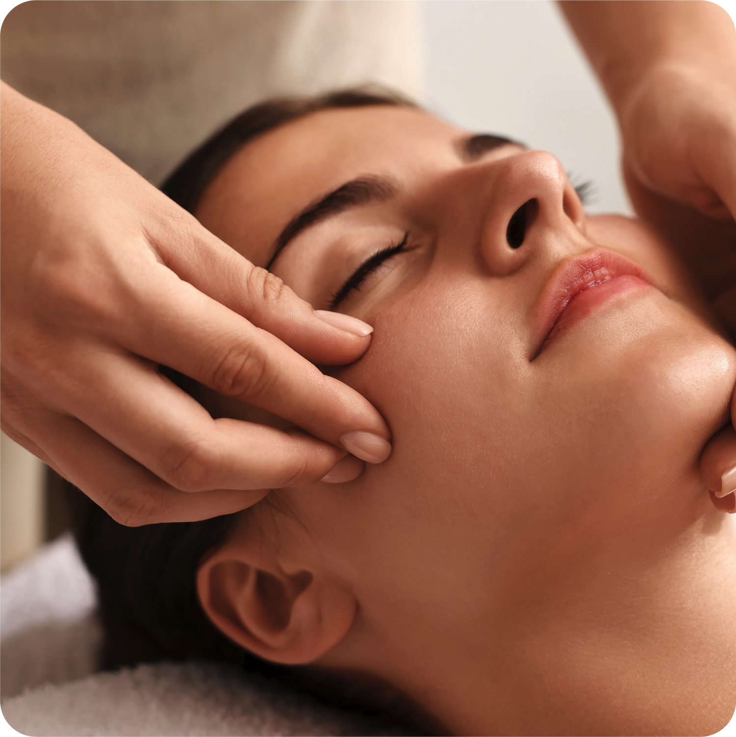 Vivien Rose Gua Sha Face & Head Massage